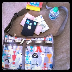 LeSportSac Deluxe Shoulder Bag 🛍